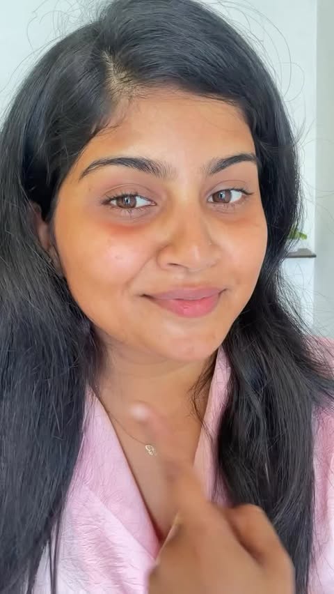 Instagram post by @_priyanka_ayyappan._ for La Pink. Caption reads: Comment For Link 🔗 #instadaily #ad #serum.