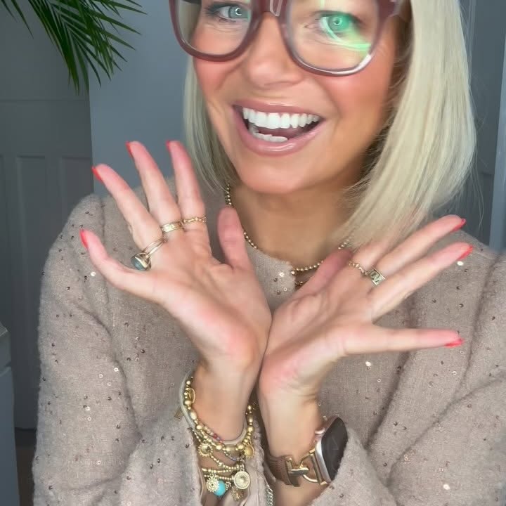 Instagram post by @alice_inthe_looking_glass for GLAS EYEWEAR. Caption reads: [...] Some Ad/pr products * #readingglasses....