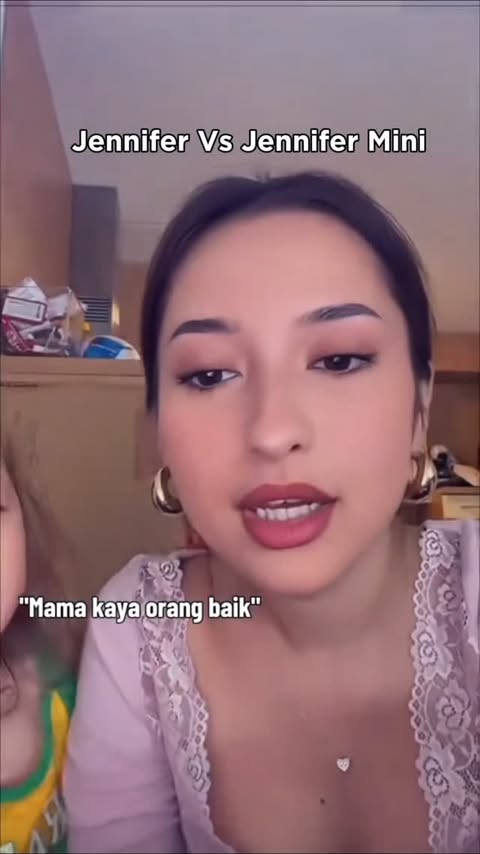 Instagram post by @kamariskyfanbase for Ciara Indonesia. Caption reads: Jeninifer sama Jennifer mini samsa sama cantik....