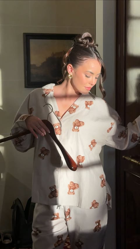 Instagram post by @lararunarsson for Hunkemöller. Caption reads: Anzeige| Getting ready for the holidays, and....