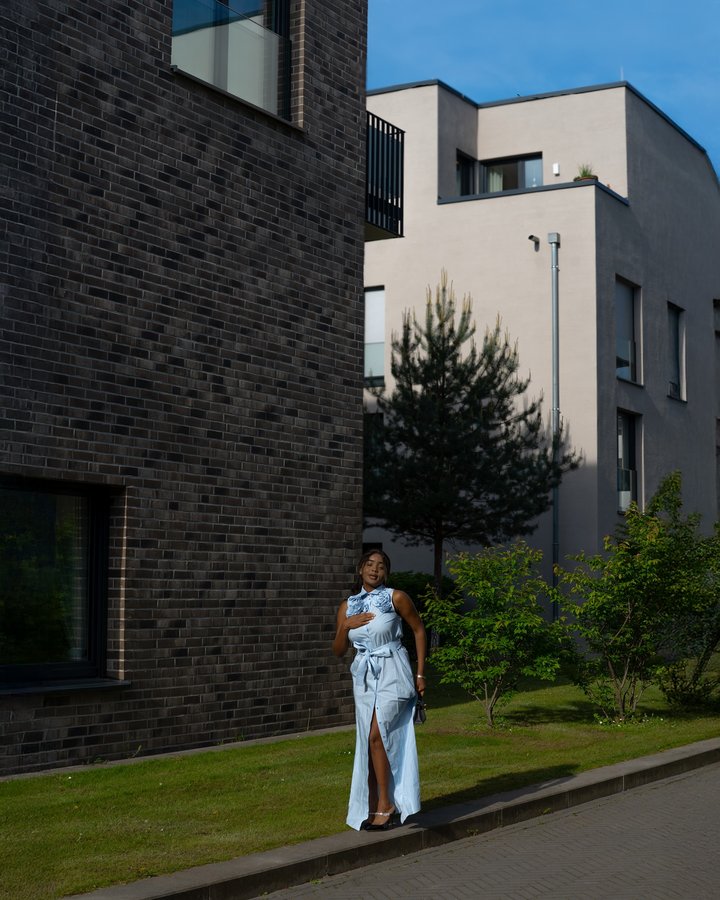 Instagram post by @dizeudaniele for KARL LAGERFELD. Caption reads: Anzeige //Sun-kissed in @karllagerfeld.