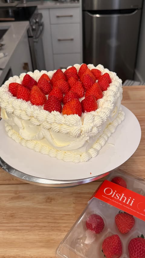 Instagram post by @al.chenny for Oishii. Caption reads: [...] you all this galentines day like I love....