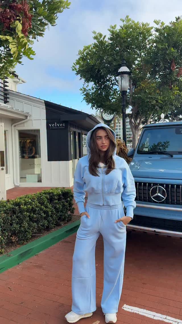 Instagram post by @taylor.nunez for Elite Eleven Sporting. Caption reads: a little movement, a little caffeine, and....