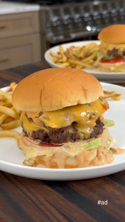 Instagram post by @thesaltycooker for Harris Teeter. Caption reads: #ad The Best Burger Sauce 
Whenever I think of....