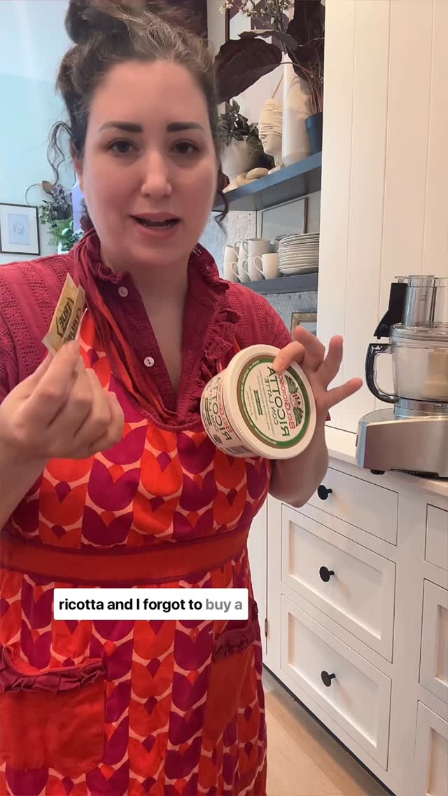 Instagram post by @emilyinyourphone for True Lemon. Caption reads: Originally purchased for DIY sparkling lemon....