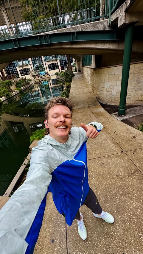 Instagram post by @emiel.berghout for Brooks Running. Caption reads: Iets hoger tempo op de Glycerin Flex....