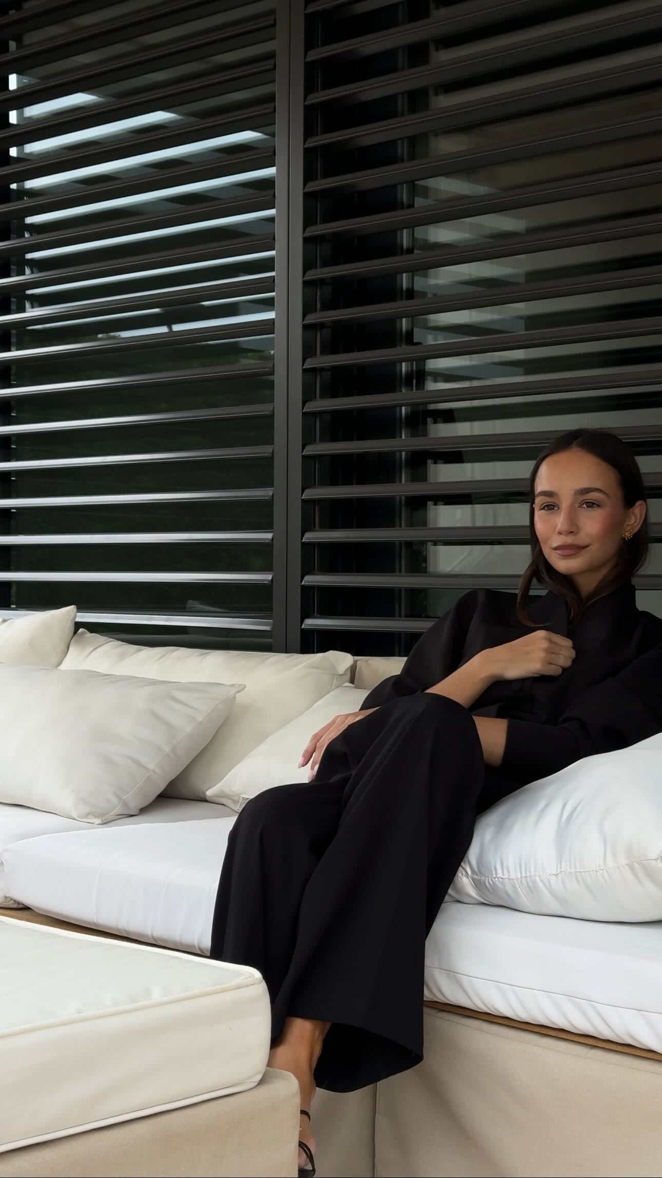 Instagram post by @blancaarimany for TOUS. Caption reads: From Day to Night 🖤✨ @tousjewelry 

-
#fitcheck....