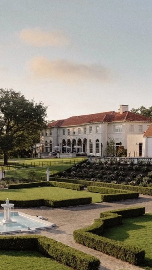 Instagram post by @nicolette_evans for Sasha Therese. Caption reads: [...] season calls for favorite fashion 🍂....