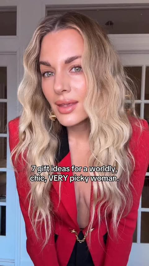 Instagram post by @thirtywaves for MAELYSCOSMETICS. Caption reads: #AD - 7 gift ideas for a picky woman - Starting....