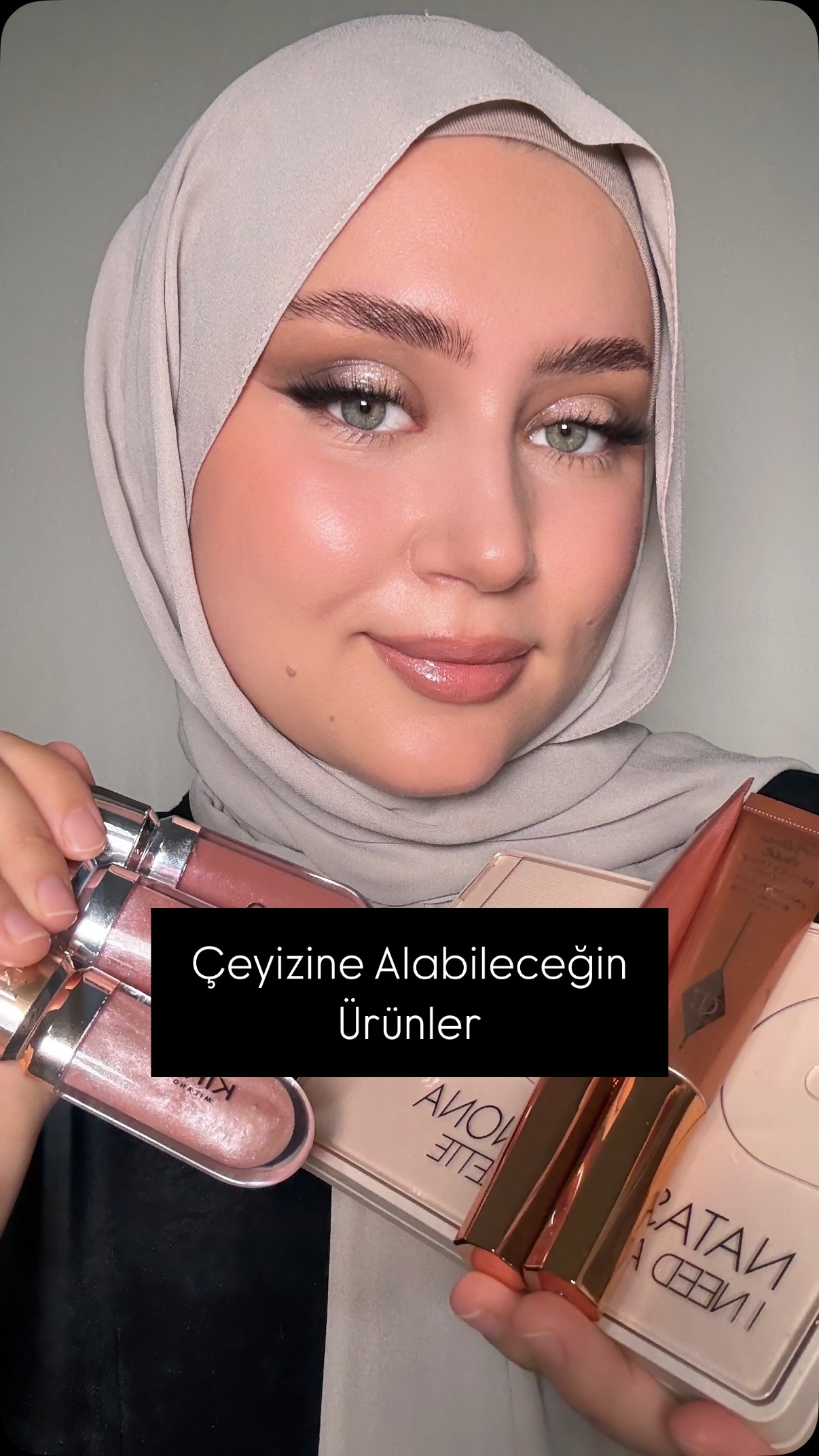 Instagram post by @houseofbeyza for Natasha Denona. Caption reads: Çeyizine alabileceğin bu ürünler hakkında detaylı....