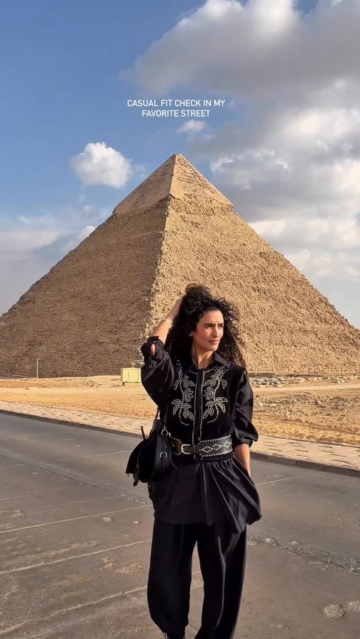 Instagram post by @junybreeze for ISABEL MARANT. Caption reads: Don’t mind the big stone behind please ✨✌🏼....