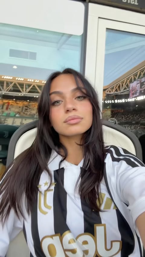Instagram post by @carla.famulari for Jeep. Caption reads: 🤍🖤 @adidasfootball @jeepeurope #thesuite....