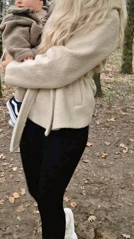 Instagram post by @projectwonen for Wehkamp. Caption reads: My world 🌏!

Outfits van @wehkamp 

#wehkamp🤝co....