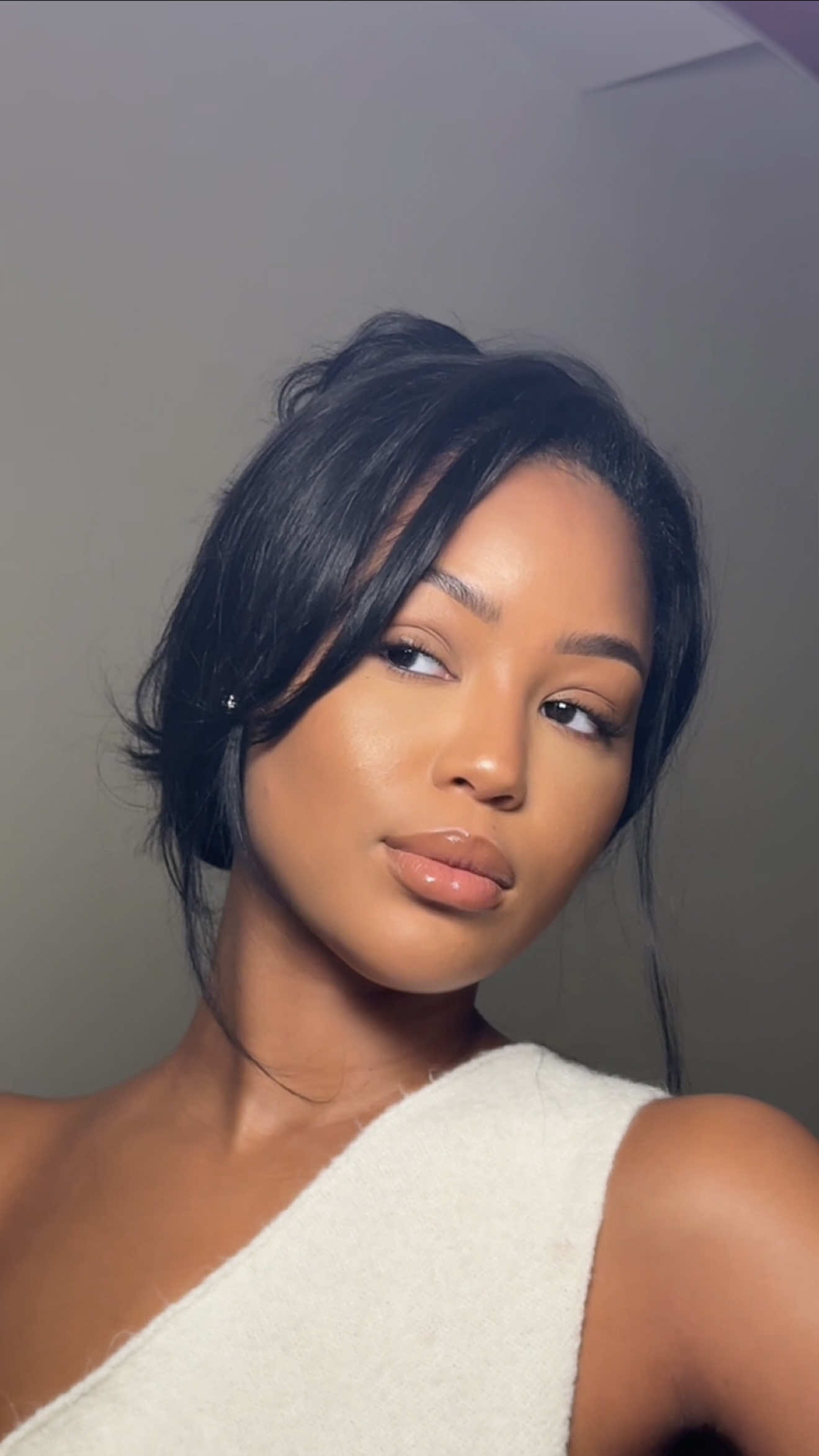 TikTok post by @teairawalker for Patrick Ta. Caption reads: [...] @Laura Mercier setting powder @Patrick Ta....