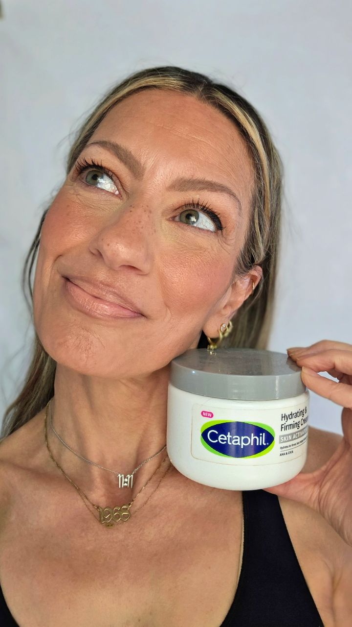 Instagram post by @stung_by_samantha for Walgreens. Caption reads: Neck wrinkles!😬😬  One of the biggest concerns I....