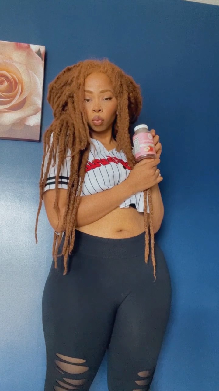 Instagram post by @ariaartizte for Flat Tummy Co. Caption reads: #ad Ok, these @flattummyco gummies are IT for me....
