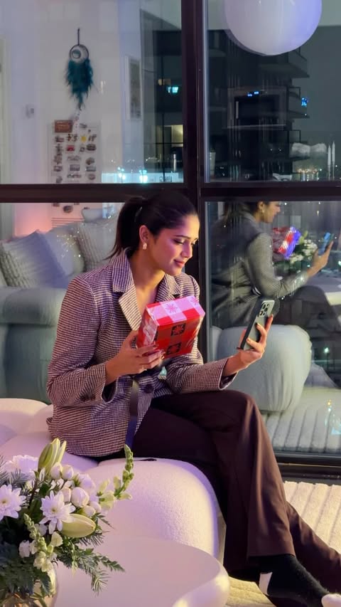 Instagram post by @_aparna_rajan for Western Union. Caption reads: [...] change that. I stopped by a Western Union....