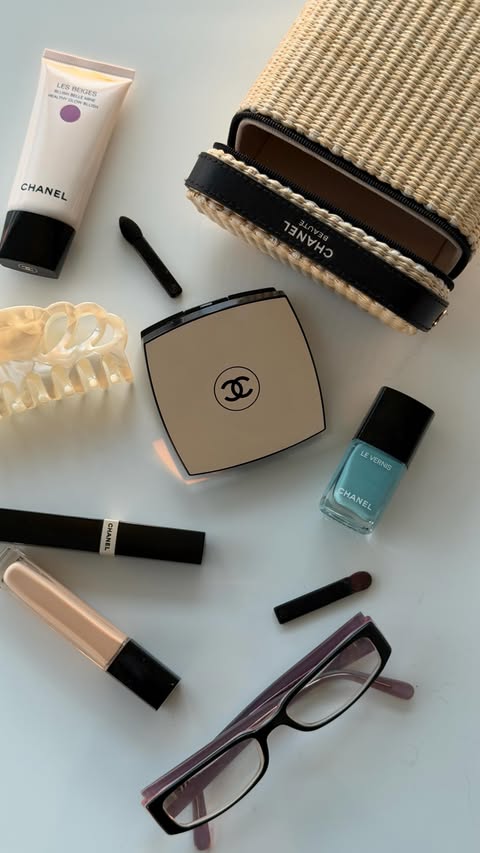 Instagram post by @junybreeze for CHANEL. Caption reads: 🩵🩵🩵 @chanel.beauty Gifted.