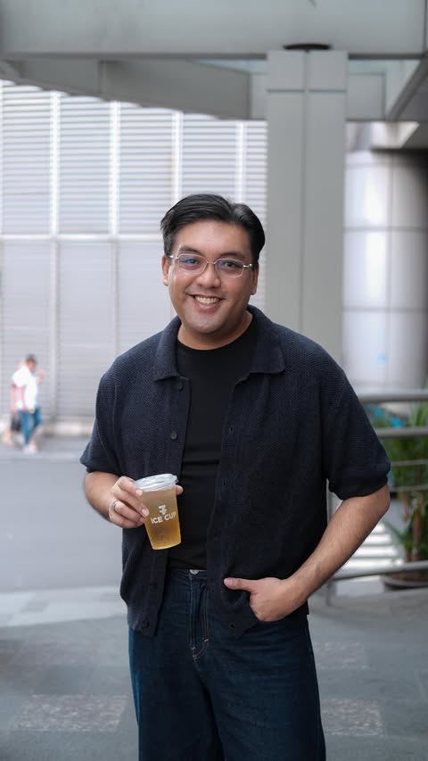 Instagram post by @jhelocristobal for Johnnie Walker. Caption reads: #DiageoPartner Turn a chill stopover into a....