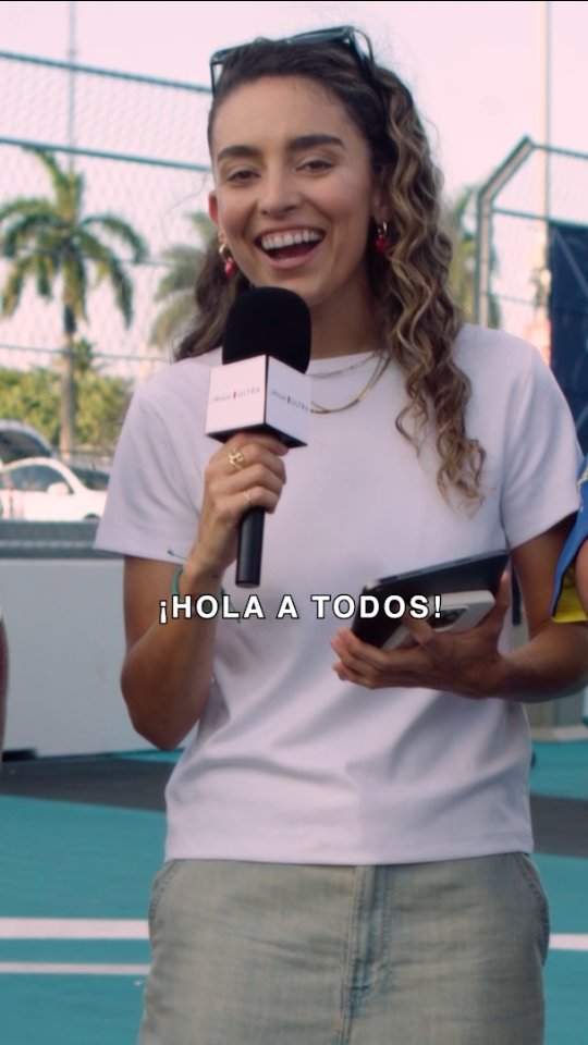 Instagram post by @isabellaecheverri11 for Michelob ULTRA. Caption reads: ¿Conocés a los clubes? Demostralo. 🤔🌍
El....