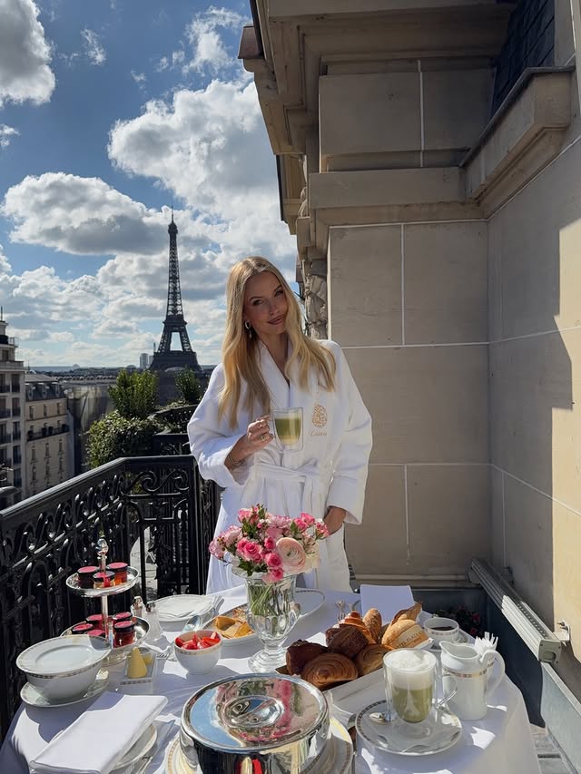 Instagram post by an influencer for Hôtel Plaza Athénée. Caption reads: Can you believe I‘ve had 400 mornings aka 400....
