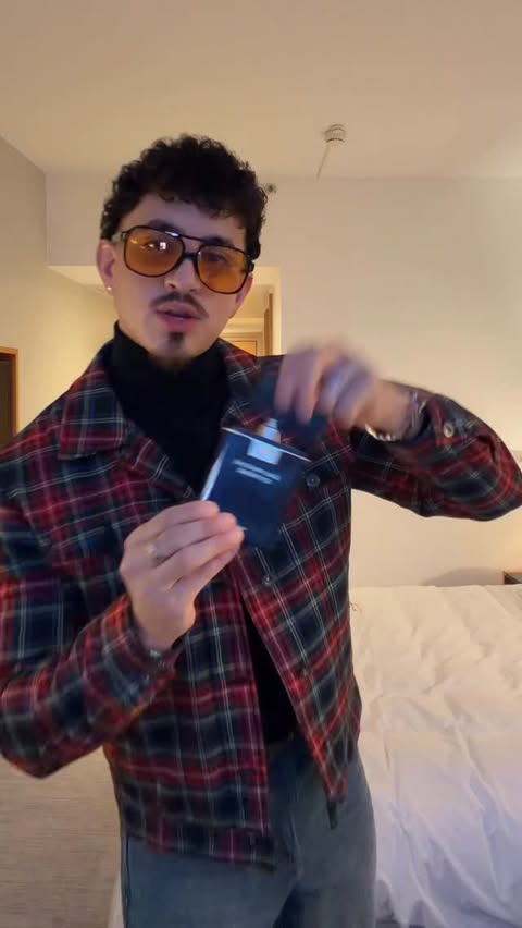 Instagram post by @jonintriago for Kohl's. Caption reads: Get ready with me for a holiday party 🎅🏼....