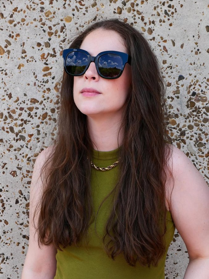 Instagram post by @sabrina.crl for GLAS EYEWEAR. Caption reads: L’été est là ☀️ 

Produits offerts * :....