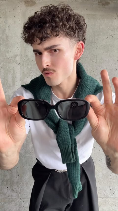 Instagram post by @mattchalut for Vooglam. Caption reads: [...] 🔗 in my bio, use code “matt18” !! 🕶️....