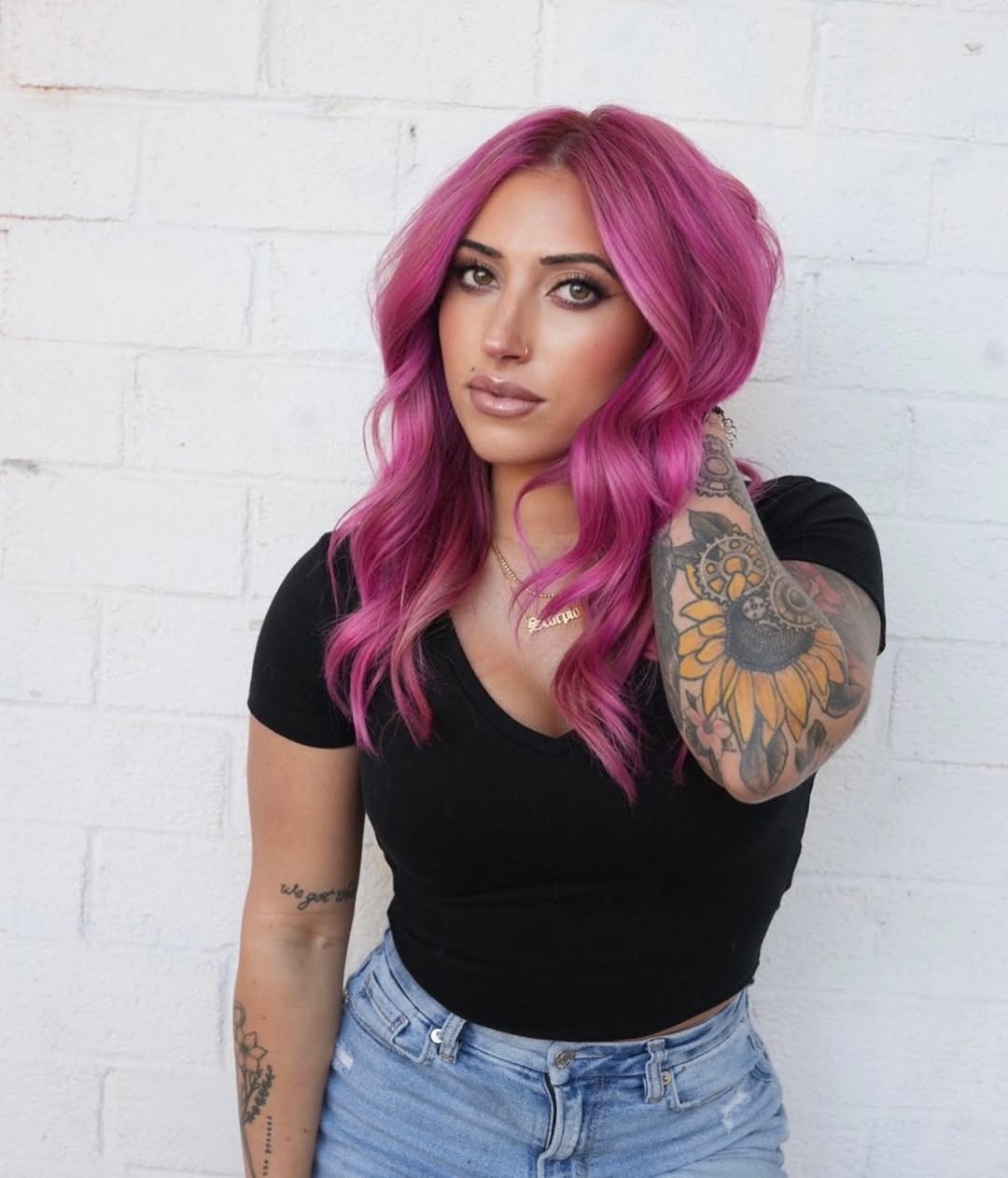 Instagram post by @lisamayocreates for Beauty Launchpad. Caption reads: Hey, it’s me Lisa
And well I’m back to pink 💕

So....