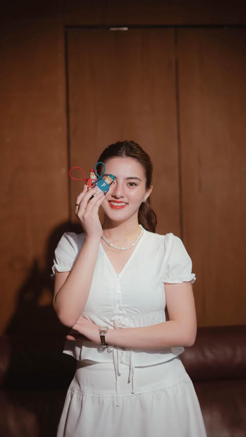 Instagram post by @cassy for Penshoppe. Caption reads: [...] a little surprise in the end 🤭🤍🎄....