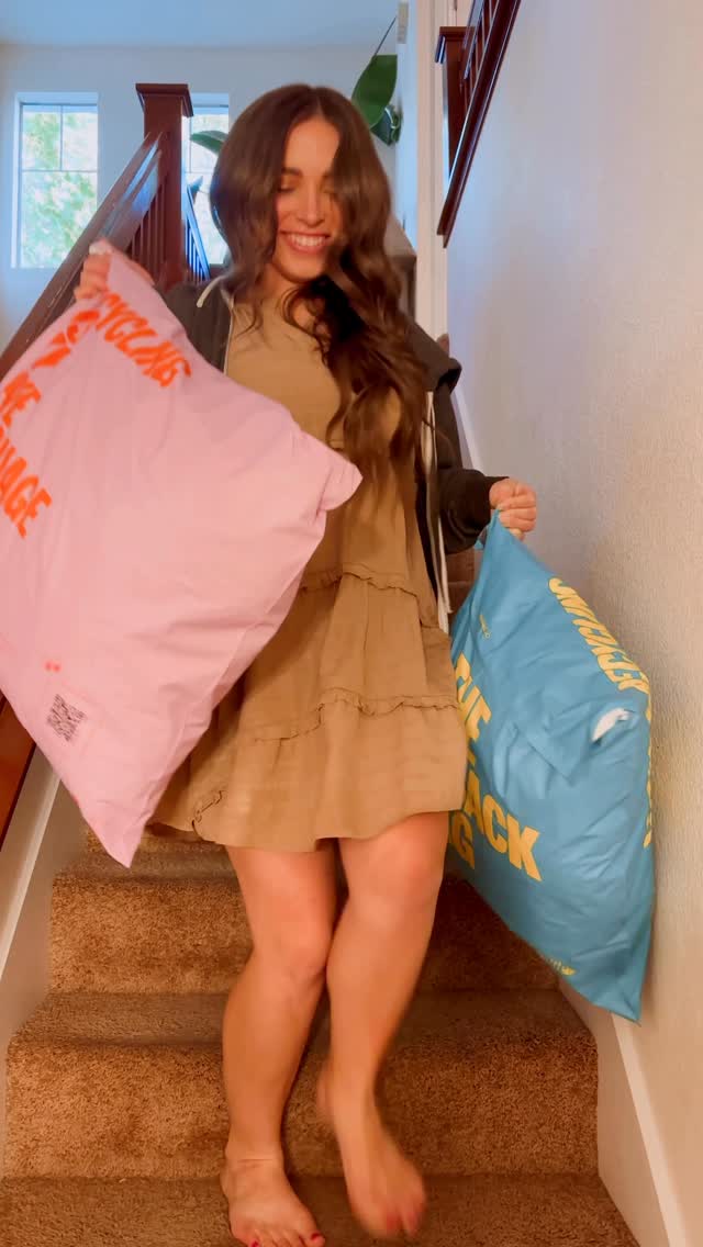 Instagram post by @julia_penfield for Trashie. Caption reads: #ad Decluttering can be stressful, but @trashie....