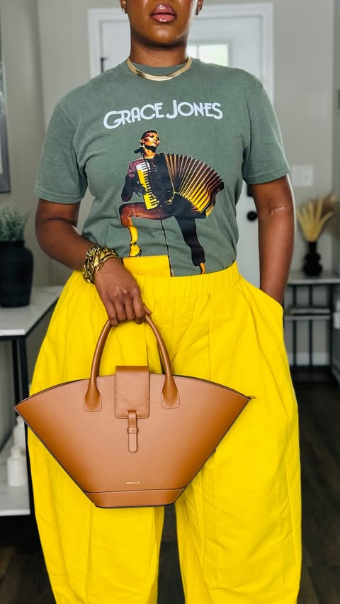 Instagram post by @theglamcorridor for PARIS/64. Caption reads: [...] @stevemadden (gifted). 🔗 on LTK *Bag:....