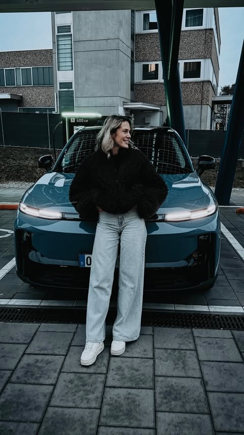 Instagram post by an influencer for EnBW. Caption reads: [...] E-Auto Laden im Alltag? 🔌⚡️ #enbw....