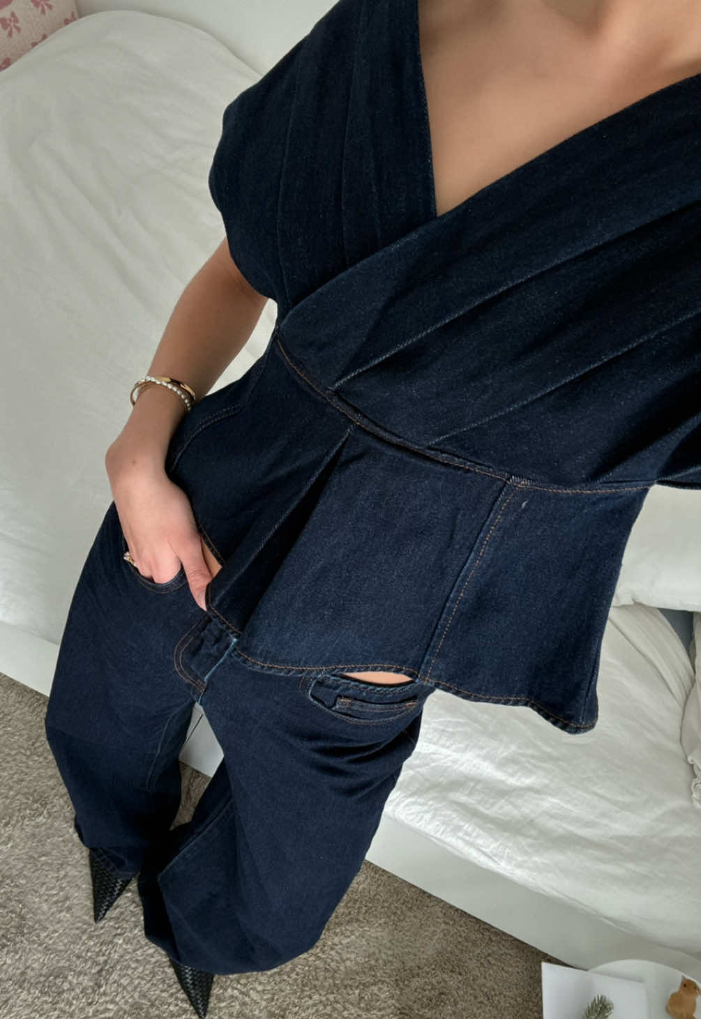 TikTok post by @sonnyyyxo for Meshki. Caption reads: this set is everything @Meshki 🥹 #meshki....