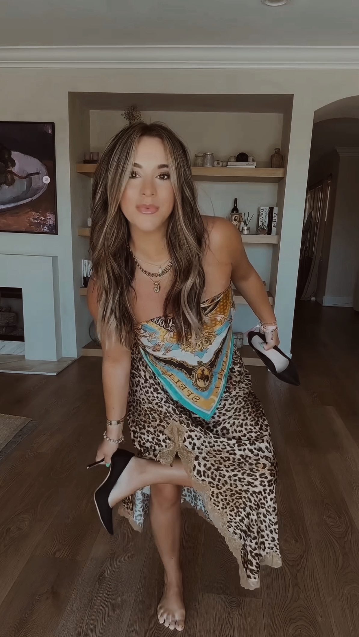 Instagram post by @huntforstyles for STUART WEITZMAN. Caption reads: Dinner with my favorite pumps this pregnancy....