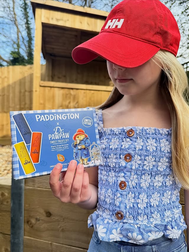 Instagram post by @zoelouisenoble for Dr.pawpaw. Caption reads: [...] this your sign 🧺☀️ Polly loves her....