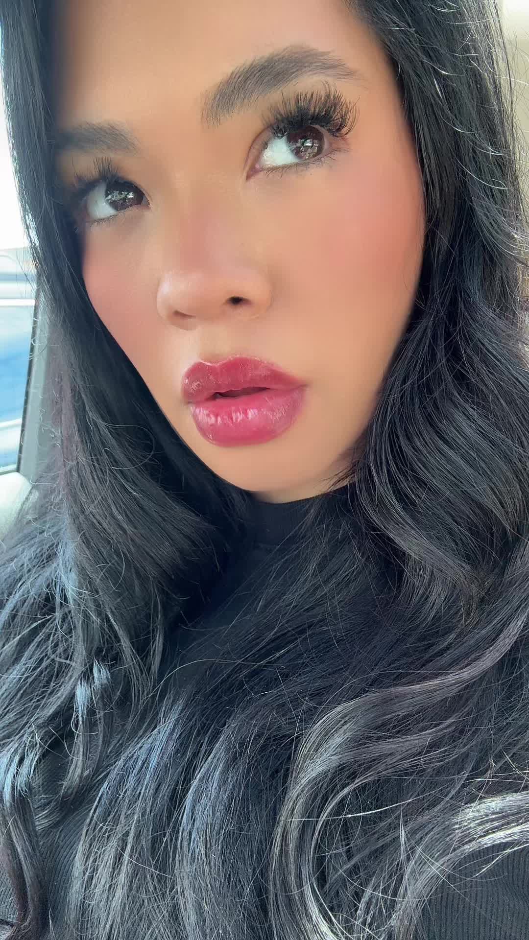 TikTok post by @xoehearts for Lurella Cosmetics. Caption reads: I’m obsessed @Lurellacosmetics the best lip oil.....