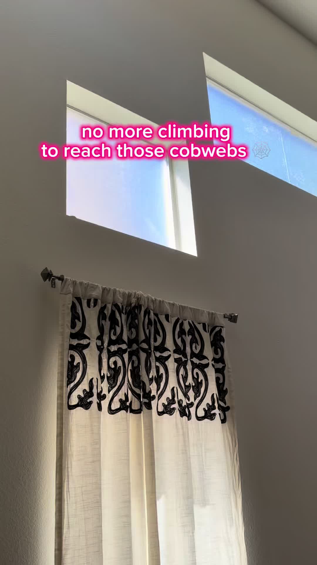 TikTok post by @tanya_cleanhome for Keepow. Caption reads: NO MORE COBWEBS✨Wash and reuse after🤌@KEEPOW_US....