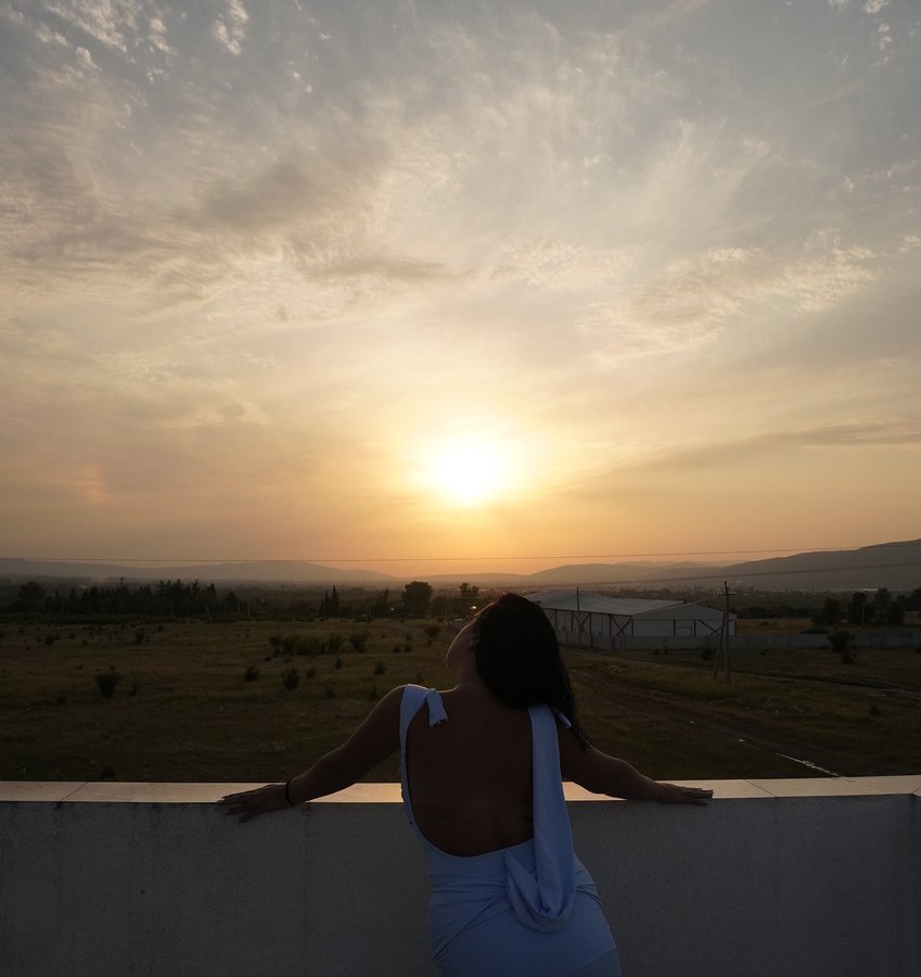 Instagram post by @ninorurua for JardinVue. Caption reads: Love my gorgeous dress 🩵✨

You can use my....