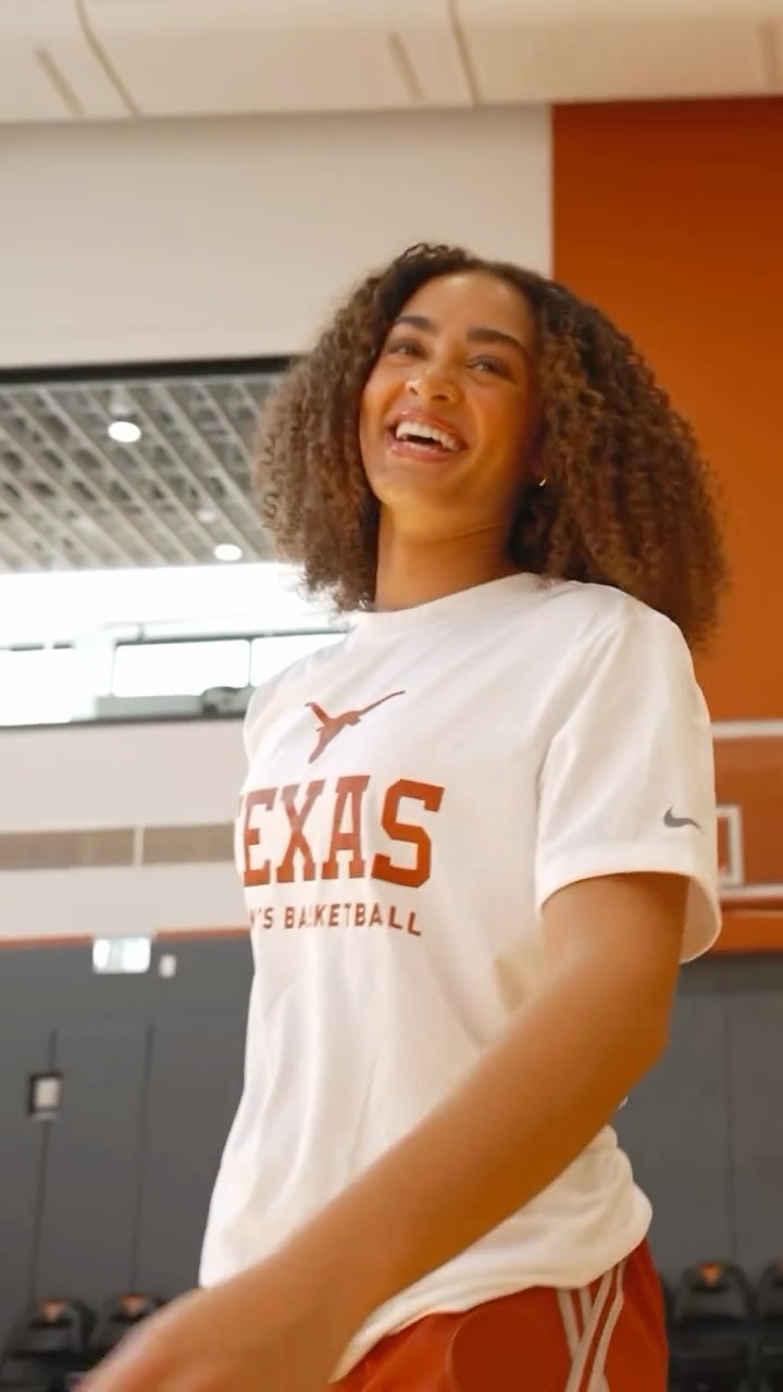 Instagram post by @aaliyahcrump_ for JBL. Caption reads: When I’m on the court, the JBL Grip always keeps....