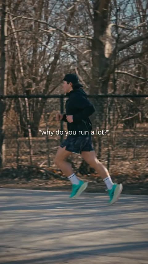 Instagram post by @jonsrunning for LSKD. Caption reads: [...] between peace and chaos. 🧘 Full Outfit:....