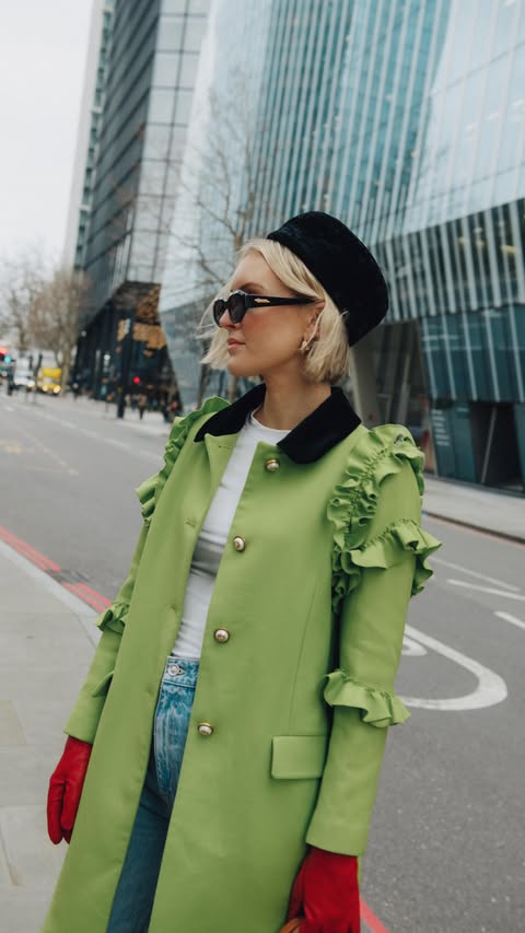 Instagram post by an influencer for eBay UK. Caption reads: GRWM for London Fashion Week in my mega Gucci....