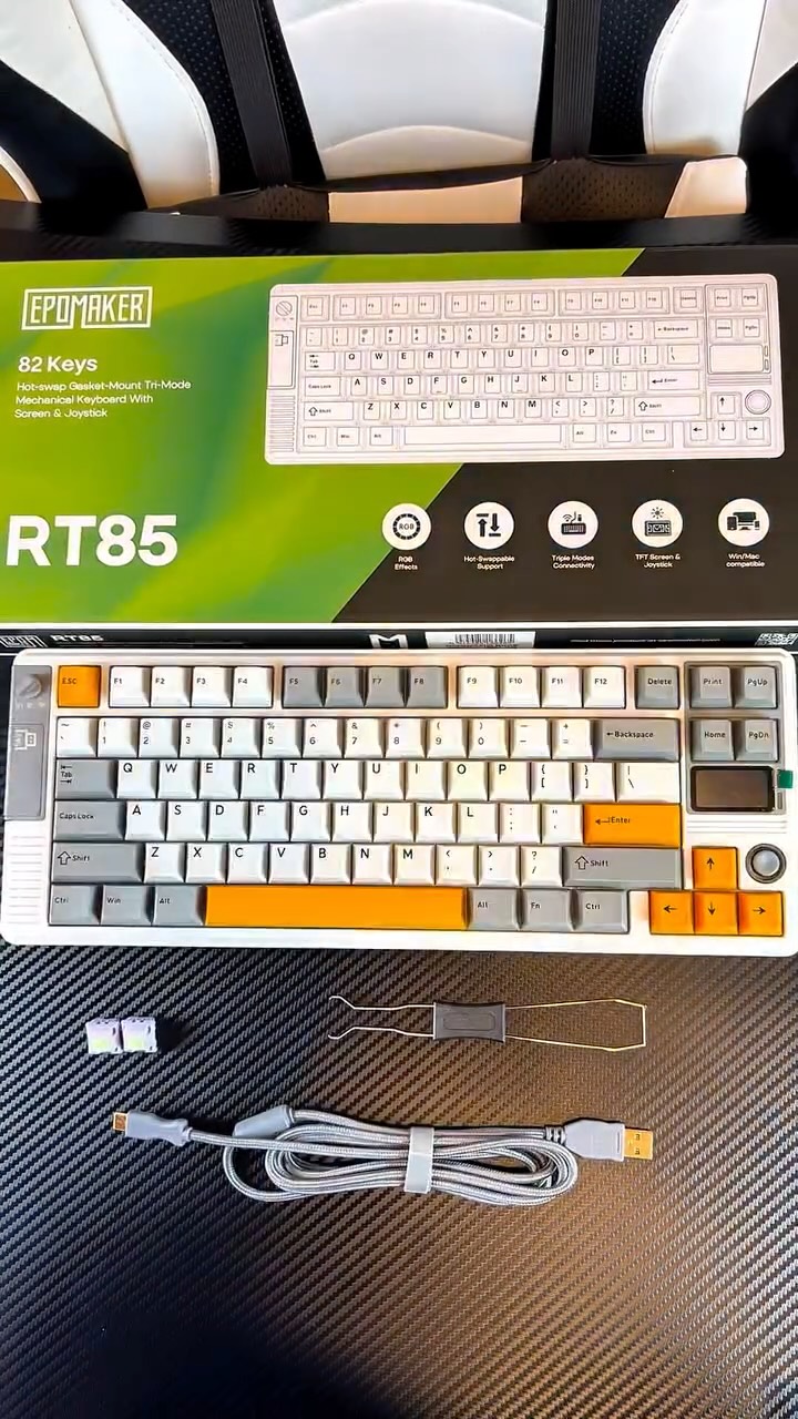 Instagram post by @amorimrp for Epomaker. Caption reads: Say hello to the Epomaker RT85, my new obsession....