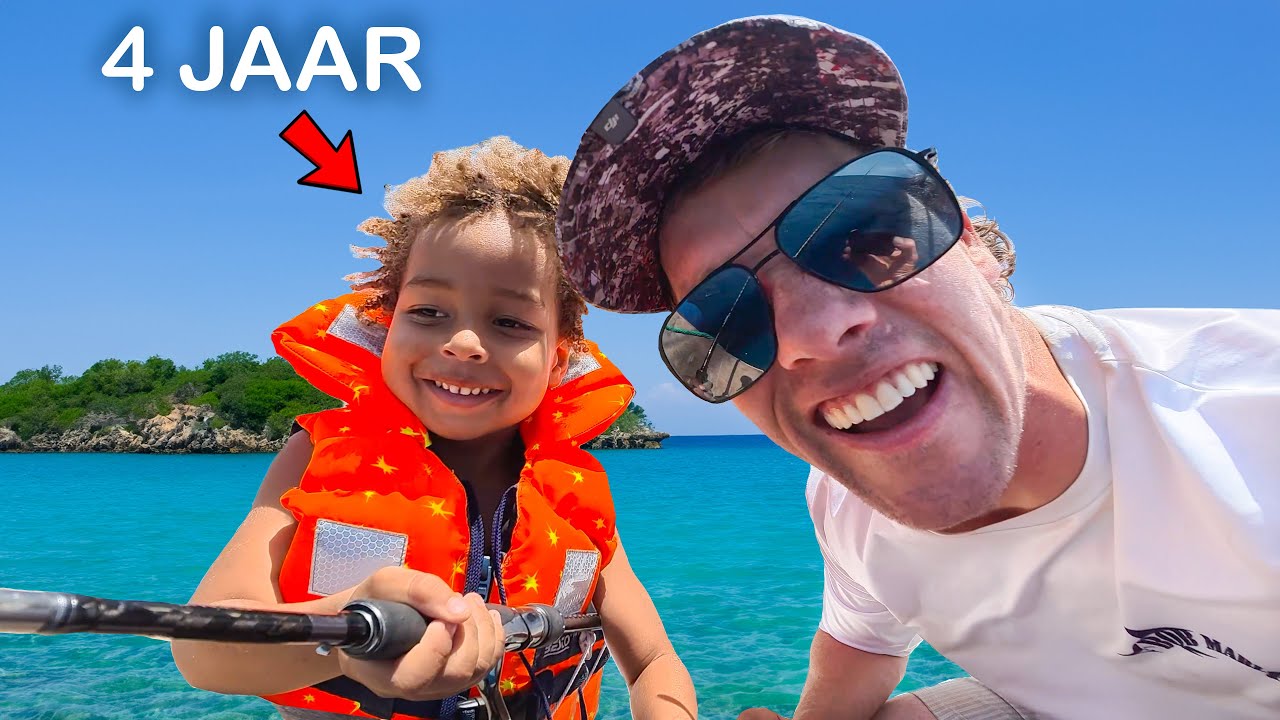 YouTube post by @DanielWeyers for Fauna Hengelsport. Caption reads: Een kind van 4 vangt z'n ALLEReerste vis ooit!....