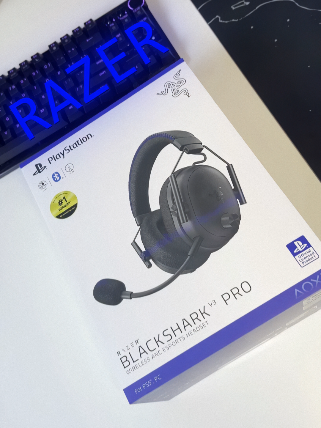 TikTok post by @moraisntj for Razer. Caption reads: [...] V3 Pro - PlayStation ㅤ Thank you @razer <3 ㅤ....