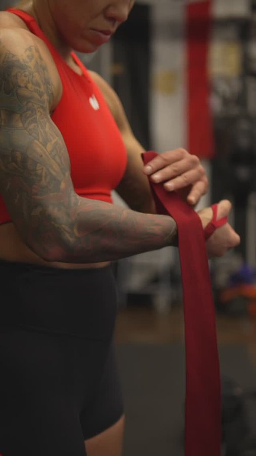 Instagram post by @jcobrac for Hotsuit. Caption reads: Big shout out to @hotsuit.global 💦

#hotsuit....