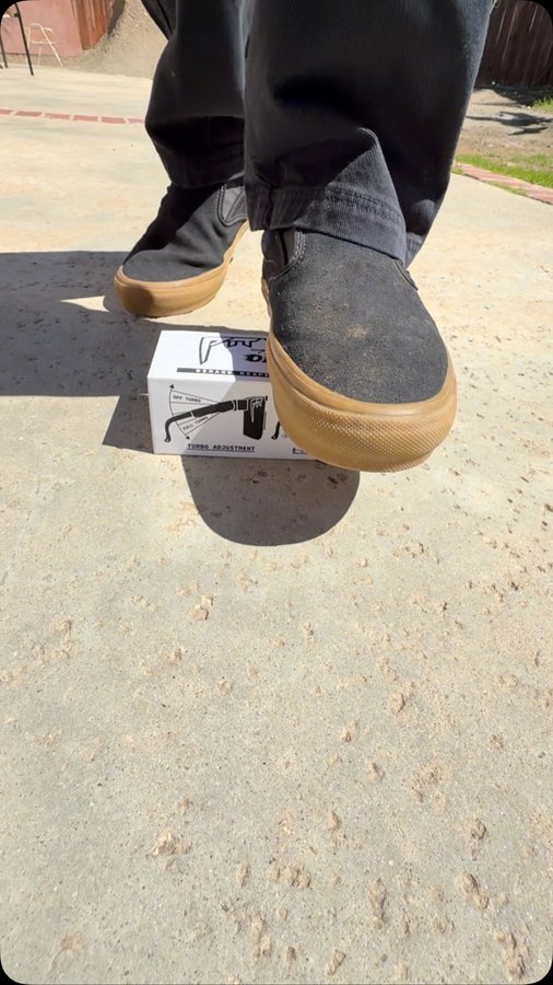 Instagram post by @whoisdylan for Pit Viper. Caption reads: @pitviper new boxes can hold 2 humans 🤯 [...].