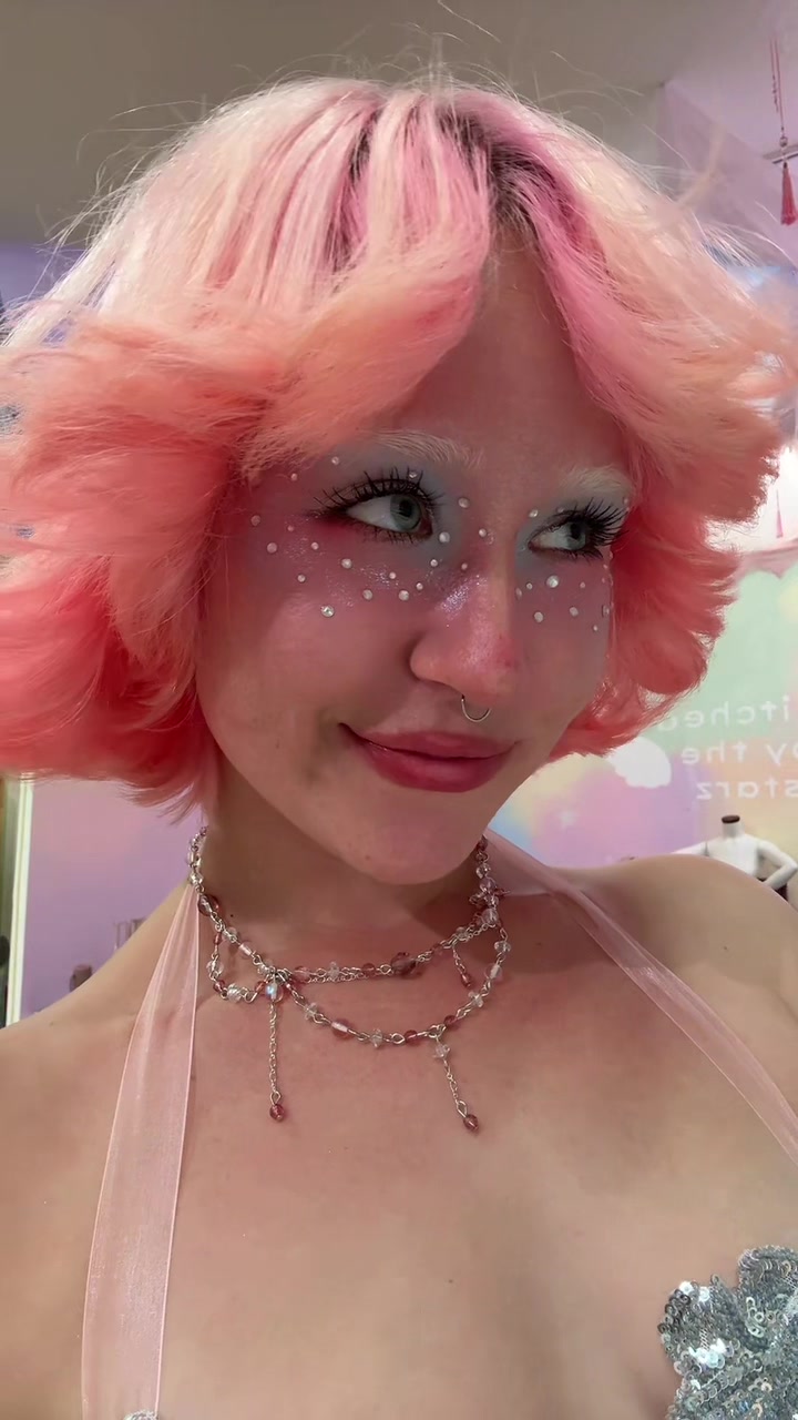 TikTok post by @badgirlceceundercover for Yva Expressions. Caption reads: [...]                 glitter duochromeis @Yva....