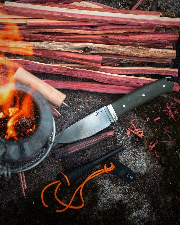 Instagram post by @honeycutt.outdoors for BattlBox. Caption reads: [...] with a few new pieces of gear from @battlbox....