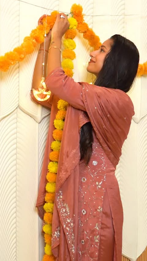 Instagram post by @maeramishra for Dyson. Caption reads: [...] just as good as it looks ✨
Styled with....